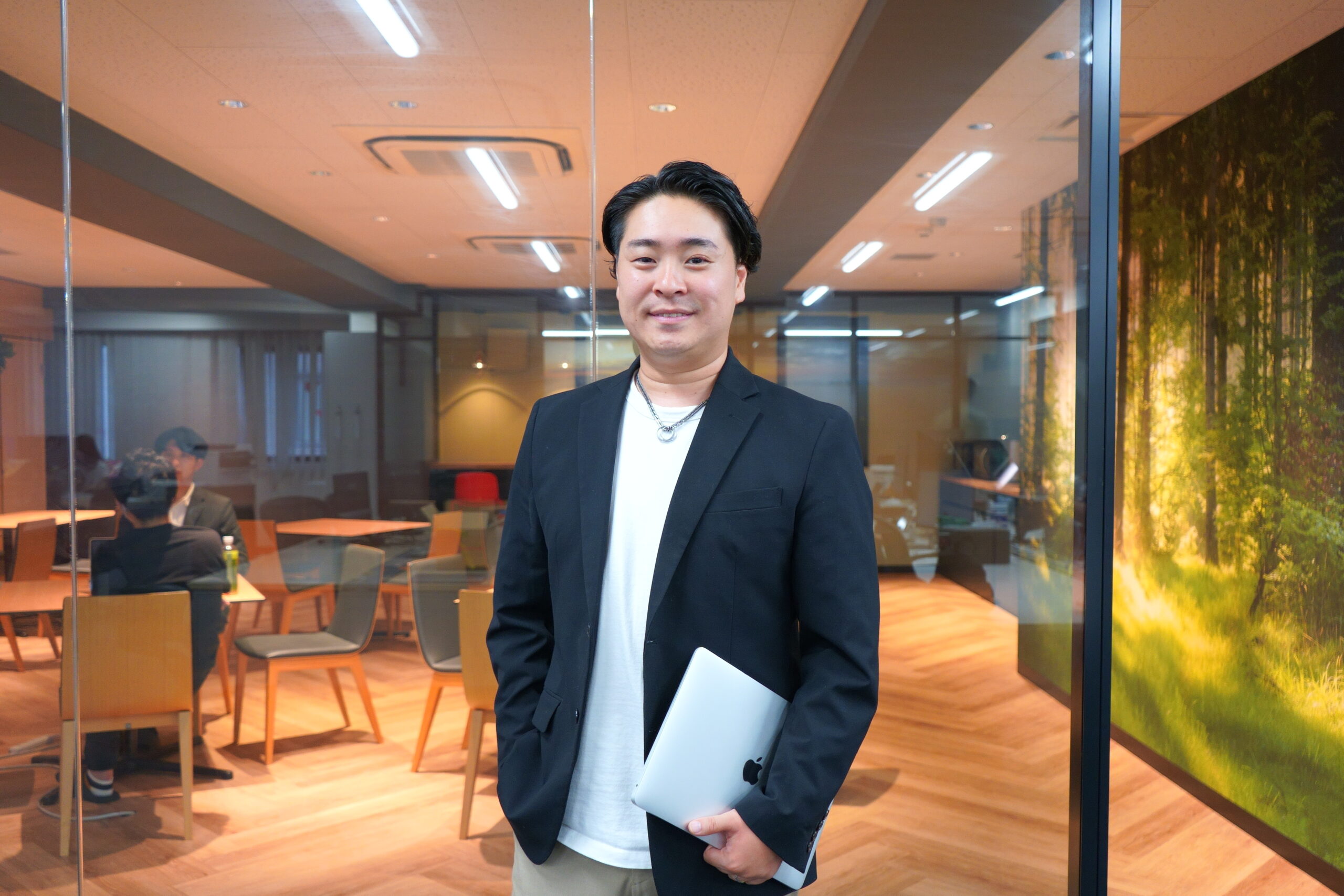 プロフィール